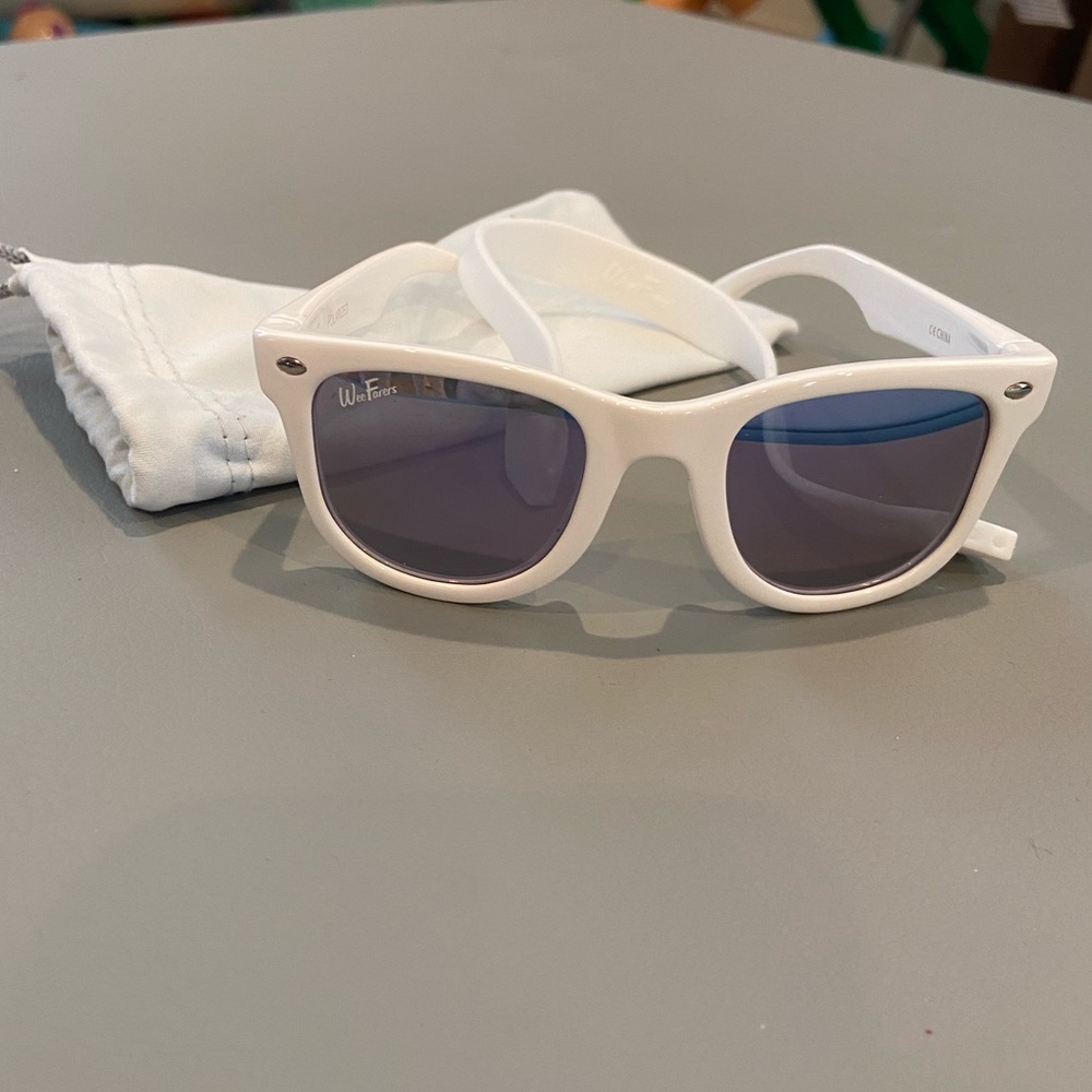 White and purple WeeFarers